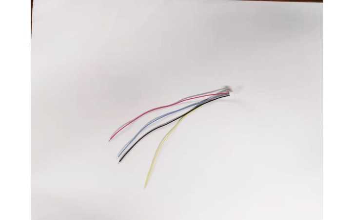 28#硅膠材質(zhì)多線打端沾錫插膠殼機案例